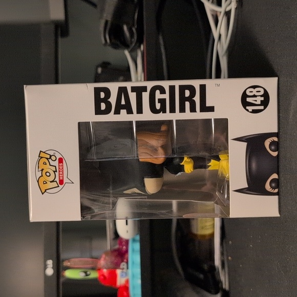 Batgirl Funko Pop 148 Comic Con 2016 - Picture 2 of 6